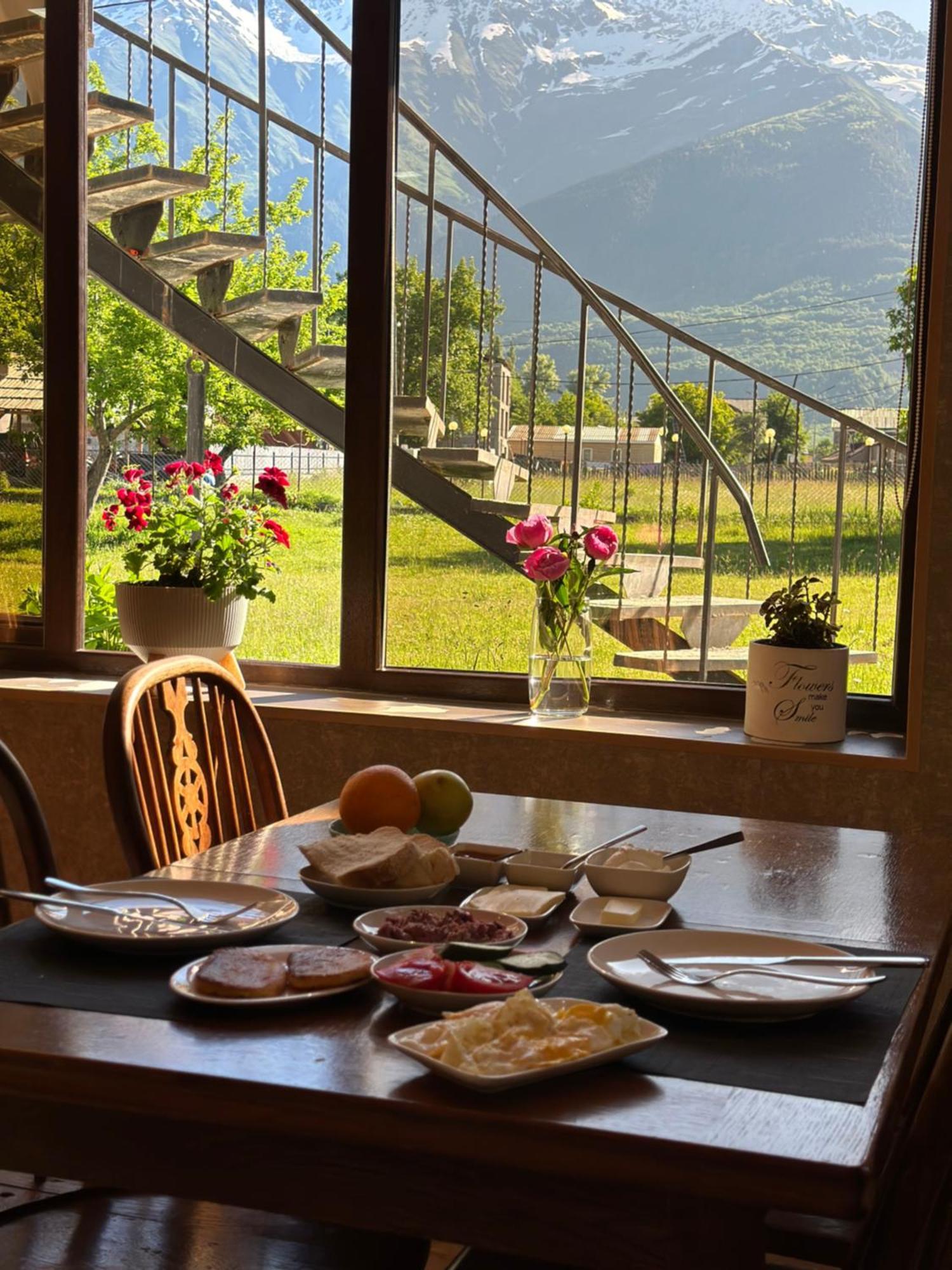 Hotel Bala'S House Mestia Zewnętrze zdjęcie